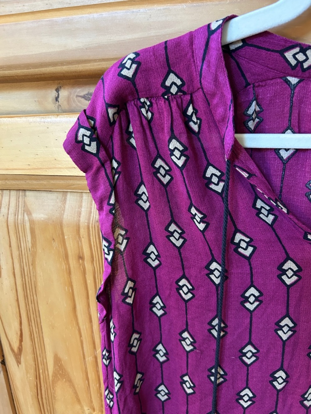 Lucky Brand Top V Neck Collarless Black Cord Raspberry Geometric Medium - Picture 3 of 7